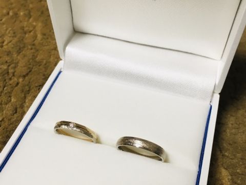 【FISCHER(フィッシャー)の口コミ】 夫と妻で好みのデザインが分かれたため、それぞれで違うデザインの指輪を…