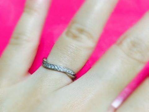 【Princess Bijou(プリンセス・ビジュー)の口コミ】 ディズニーと海が好きでこの指輪を選びました。
名前が上りも下りもするこ…