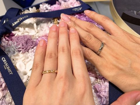 【ショーメ(CHAUMET)の口コミ】 私は指が細く、彼はどちらかと言うとがっしりしているのですが、その対称…