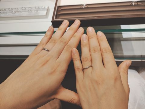 【アイプリモ(I-PRIMO)の口コミ】 デザインがとにかく可愛くてお気に入りです。ダイヤのサイズは小さくて謙…