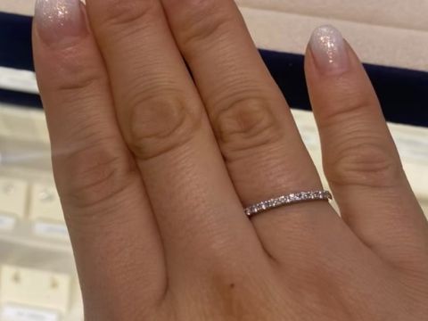 【4℃ BRIDAL(ヨンドシーブライダル)の口コミ】 180度ダイヤモンドが付いており輝きがとてもきれいでした。ダイヤモンドの…