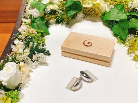 【SORA(ソラ)の口コミ】 金属アレルギーの夫がつけられる指輪を探していて、タンタルという金属の…