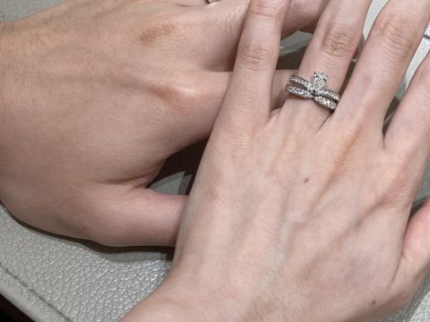 【ショーメ(CHAUMET)の口コミ】 婚約指輪がジョゼフィーヌだったので、その形にとてもフィットする指輪で…