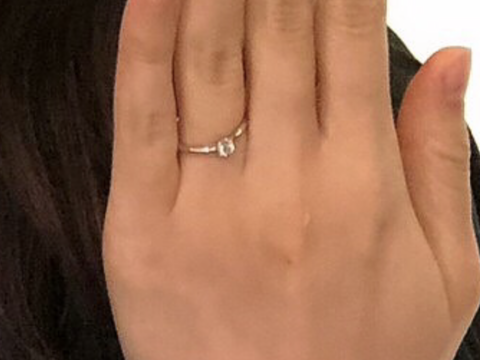 【ラザール ダイヤモンド(LAZARE DIAMOND)の口コミ】 かがやき方が綺麗なもの、また似合うものを探しました。他のものより華奢…