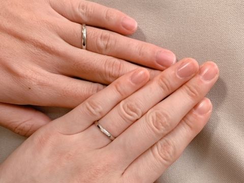 【アイプリモ(I-PRIMO)の口コミ】 何種類か試着させてもらう中で、シンプルで細身なデザインが好みだと気づ…