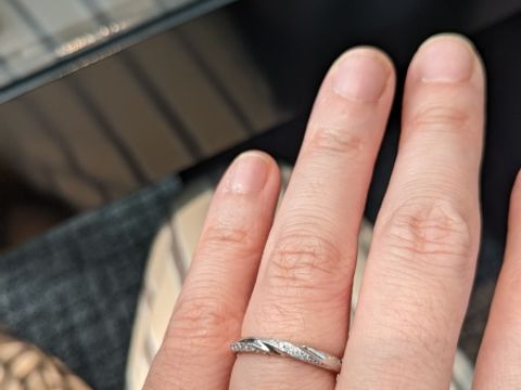【エクセルコダイヤモンド(EXELCO DIAMOND)の口コミ】 ダイヤの質はとてもいいとのこと。デザインも豊富でいろいろと試着をさせ…
