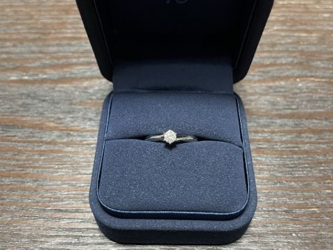 【4℃ BRIDAL(ヨンドシーブライダル)の口コミ】 決め手は、何件かお店を回った中で1番低価格だったからです。しかし低価格…