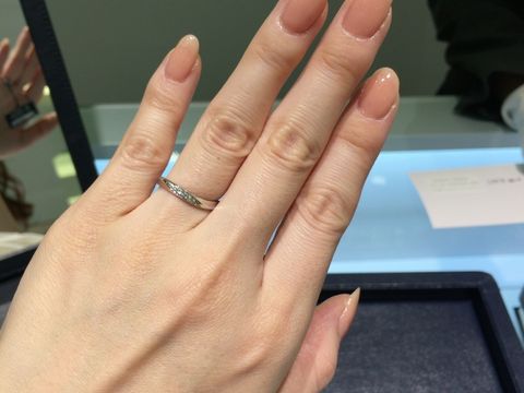 【ROYAL ASSCHER(ロイヤル・アッシャー)の口コミ】 世界3大カッターブランドといわれてるだけあってダイヤモンドが綺麗だなと…