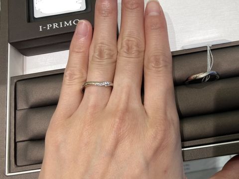 【アイプリモ(I-PRIMO)の口コミ】 ゴールドとプラチナのコンビネーションの指輪。違うカラーが入ることでよ…