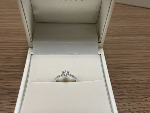 【宝寿堂(ほうじゅどう)の口コミ】 ブランドにはこだわりがなく、品質の良いダイヤモンドでシンプルなデザイ…