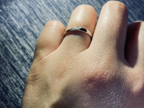 【銀座ダイヤモンドシライシの口コミ】 デザインです。
シンプル過ぎず、仕事中も悪目立ちしないように。
プラチ…