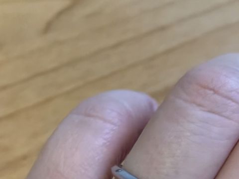 【ラザール ダイヤモンド(LAZARE DIAMOND)の口コミ】 婚約指輪と重ねでつけてもしっくりくるデザインだったことが1番の決め手で…