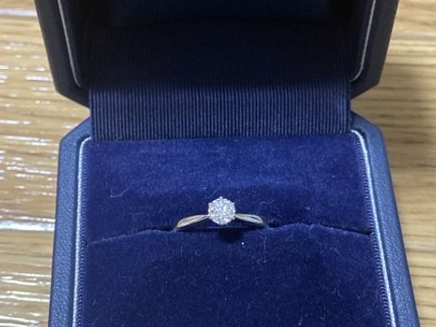 【銀座ダイヤモンドシライシの口コミ】 ラインナップはそれほど多い印象はなかったですが、The婚約指輪という一石…