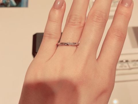 【エクセルコダイヤモンド(EXELCO DIAMOND)の口コミ】 直線的ではあるものの、ダイヤとプラチナが交互に入っているため、パッと…