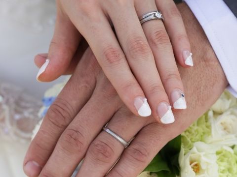 【Ponte Vecchio(ポンテヴェキオ)の口コミ】 毎日つけても邪魔にならず、人と被らないデザインのため決めました。
結婚…