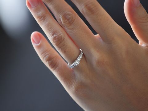 【ブルガリ(BVLGARI)の口コミ】 デザインがとても素敵でほぼ一目惚れだったので、購入することに決めまし…