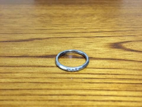 【アイプリモ(I-PRIMO)の口コミ】 細めの指輪を探していたところ、こちらの個性的なデザインの指輪にすぐに…