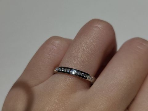 【アイプリモ(I-PRIMO)の口コミ】 ストレートタイプのエタニティリングで、キラキラ感が好きな自分にぴった…