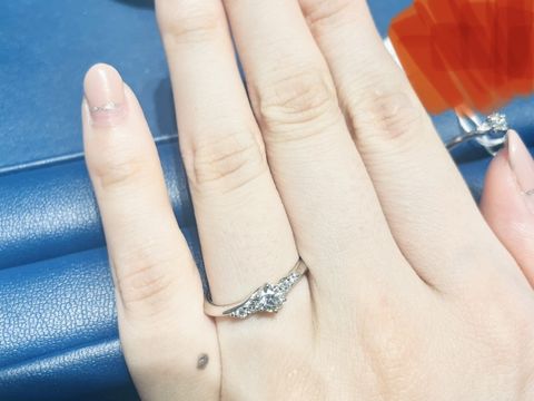 【銀座ダイヤモンドシライシの口コミ】 ダイヤモンドの種類が豊富で、好きなランクや、好きな大きさを選べます。
…