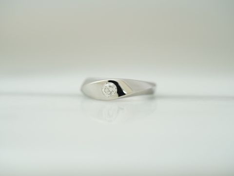 【THREE TREES(スリーツリーズ)の口コミ】 普段使いしたかったので埋め込み式にして引っかからないようなデザインに…