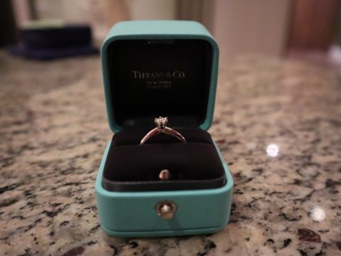 【ティファニー(Tiffany & Co.)の口コミ】 シンプルで、王道なデザインで、間違いない指輪だと思います。結婚指輪に…