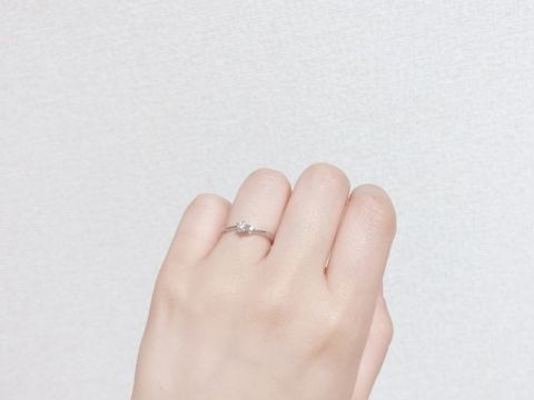 【canal4℃(カナルヨンドシー)の口コミ】 試着した際に自分の指に合っていたウェーブデザインの中から選びました。…