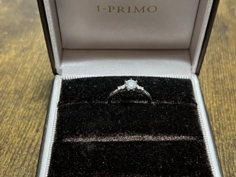 【アイプリモ(I-PRIMO)の口コミ】 プロポーズ用に一粒ダイヤの婚約指輪を購入し、プロポーズ後に好きなデザ…