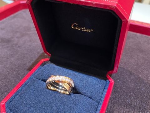 【カルティエ(Cartier)の口コミ】 カルティエは昔からの憧れのブランドだったのでこちらで決めました。大き…