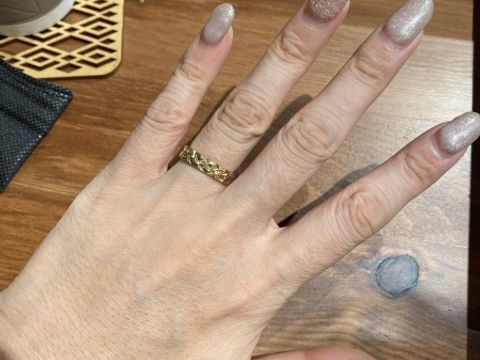 【ith(イズ)の口コミ】 種類が豊富なうえ、デザイン、リングの太さ、カラーなど自分たちの好きな…