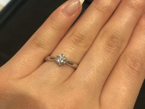 【ヴァンドーム青山(VENDOME AOYAMA)の口コミ】 一粒ダイヤの指輪です。指輪が細めのため、指が細く見えたような気がしま…