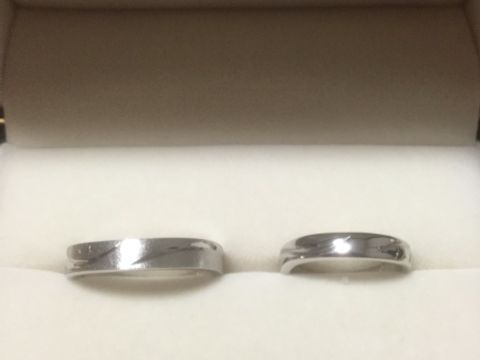 【JEWELRY  KAMATA(ジュエリーかまた)の口コミ】 オットが金属アレルギーのため、アレルギーの起きない素材を探していたも…