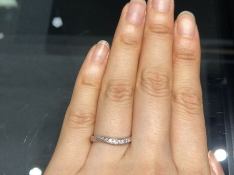 【ラザール ダイヤモンド(LAZARE DIAMOND)の口コミ】 ブランドのお名前にダイヤモンドが入っているだけあり、小粒ひとつぶであ…