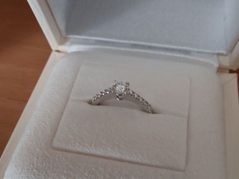 【MIKIMOTO(ミキモト)の口コミ】 結婚指輪をミル打ちのリングにしたかったので、ストレートラインで華やか…