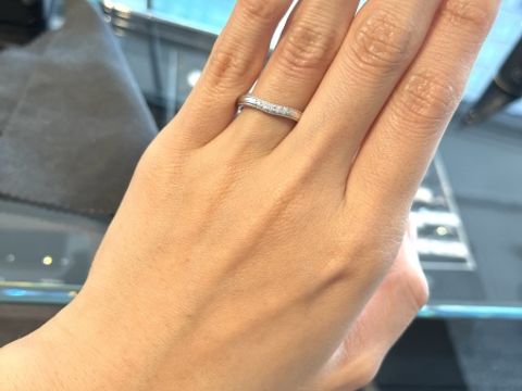 【エクセルコダイヤモンド(EXELCO DIAMOND)の口コミ】 シンプルではなく少し個性的なデザインが他の方とは被らず、他のブランド…