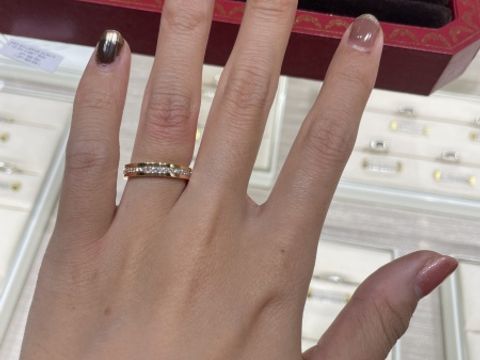 【カルティエ(Cartier)の口コミ】 三種類のゴールドが使われている、まさにカルティエらしい指輪だと思いま…