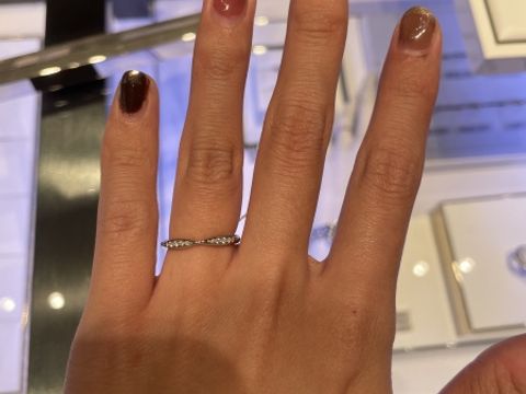 【シャネル(CHANEL)の口コミ】 シャネルを代表する、カメリアの花をモチーフとした指輪でデザイン性があ…