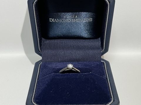 【銀座ダイヤモンドシライシの口コミ】 中央に小さめのダイヤがある、王道タイプが欲しく探していました。ダイヤ…