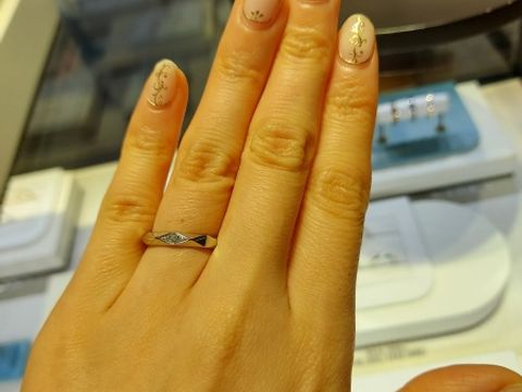 【ブシュロン(BOUCHERON)の口コミ】 BOUCHERONのファセット　3ダイヤモンドです。1つの面にのみダイヤモンドが…