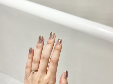 【shihara(シハラ)の口コミ】 デザインが何より好みでした。マットなゴールドで華奢なフレームが指を綺…