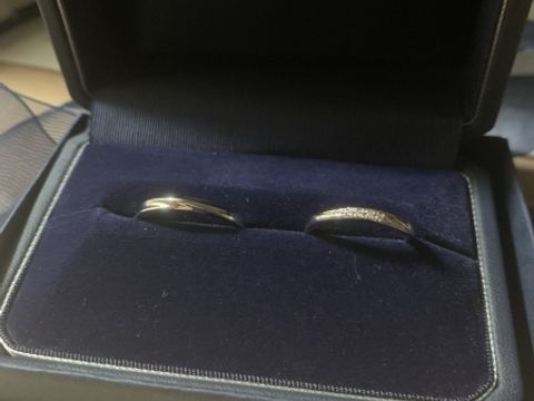 【銀座ダイヤモンドシライシの口コミ】 ストレートのプラチナリングを探していて、何店舗か回った後にこちらの店…