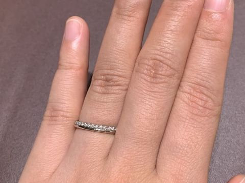 【ギンザタナカブライダル(GINZA TANAKA BRIDAL)の口コミ】 永遠の絆を意味する指輪です。プラチナのシンプルなラインが寄り添うふた…