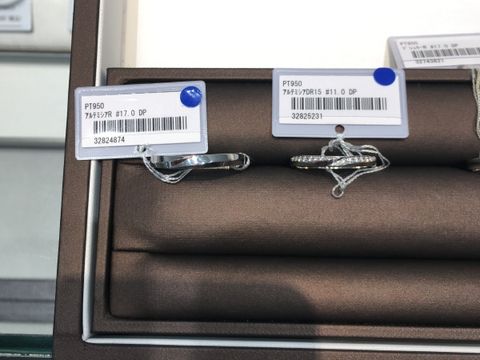 【アイプリモ(I-PRIMO)の口コミ】 三日月を模した、他にはない独特の形状です。
指の間のズレによくフィット…