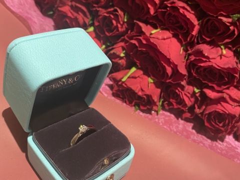 【ティファニー(Tiffany & Co.)の口コミ】 結婚を意識していく中で、Tiffanyの婚約指輪に憧れを抱いており、その中で…