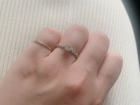 【AMOUR AMULET(アムール・アミュレット)の口コミ】 普段からつけられるデザインで付けやすいもの、というイメージで探してい…