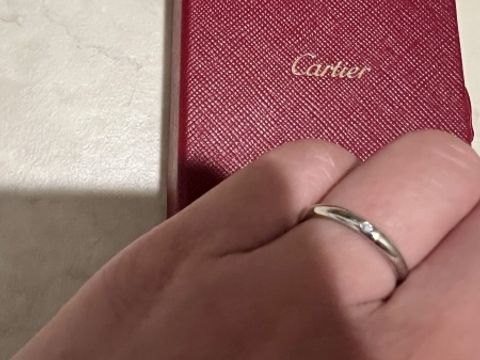 【カルティエ(Cartier)の口コミ】 プラチナで飽きのこない一石ダイヤモンドのシンプルなデザインが気に入り…