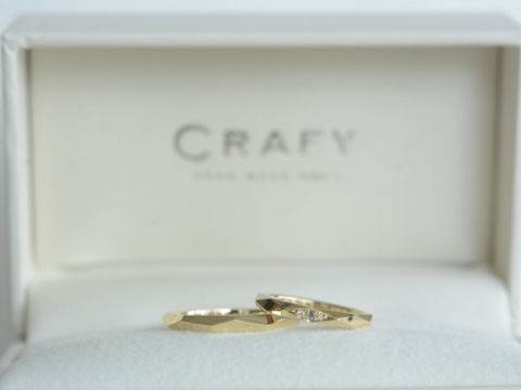 【CRAFY(クラフィ)の口コミ】 私と旦那さん2人の意見が一致して、ゴールドの指輪であまり値段も高すぎな…