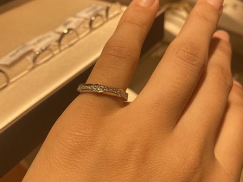 【ブルガリ(BVLGARI)の口コミ】 他と被らないデザインというてんに、惹かれました。男性用、女性用どちら…