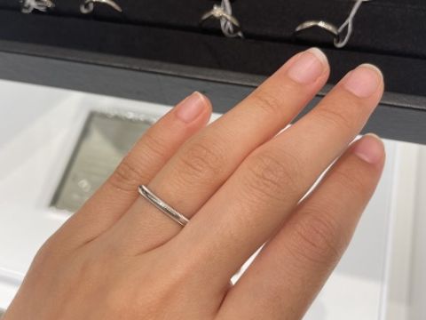 【ティファニー(Tiffany & Co.)の口コミ】 シンプルですが、上品で長く使えそうだと思いました。
2mmと3mmで悩みまし…