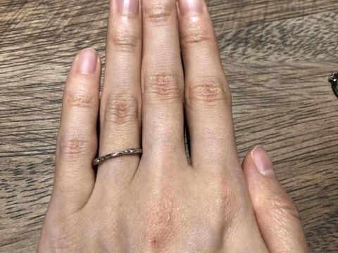 【ith(イズ)の口コミ】 超細身デザインです。1.8ミリとの事。細すぎて物足りないひとは2ミリまで…