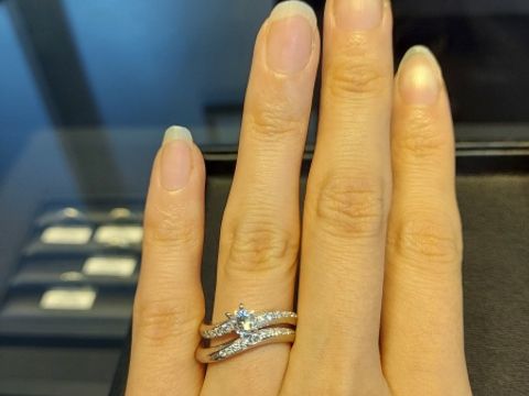 【エクセルコダイヤモンド(EXELCO DIAMOND)の口コミ】 ウェーブのデザインのリングは色々なところにあると思いますが、ここまで…